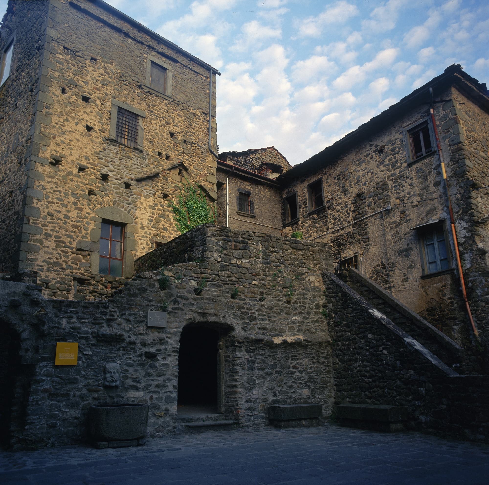 Il borgo di Ponticello