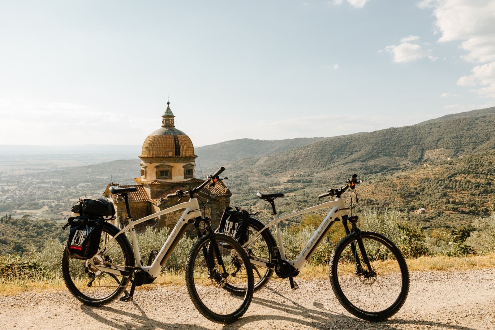 Cortona: guided e-bike tour around the Etruscan city