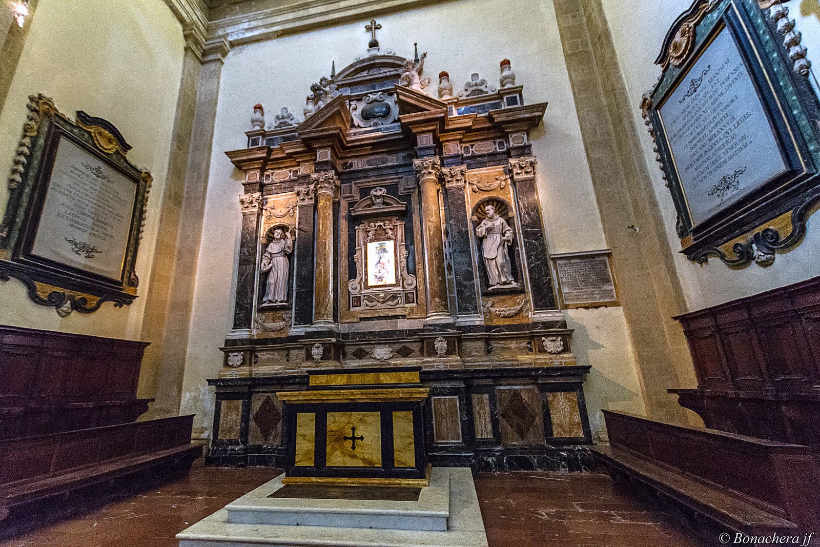Dentro il Duomo di Montepulciano