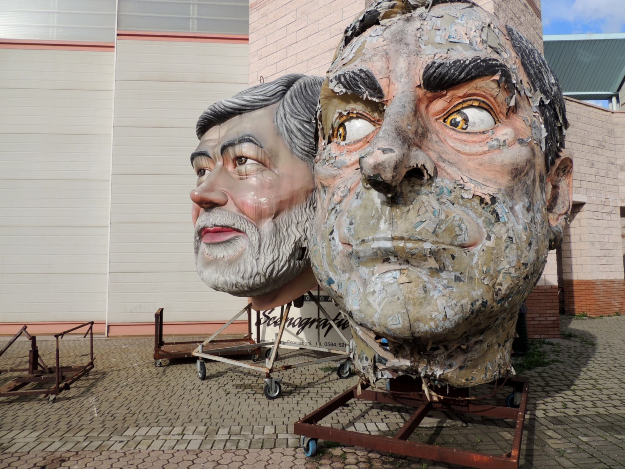 mascheroni-carnevale-viareggio.-cartapesta