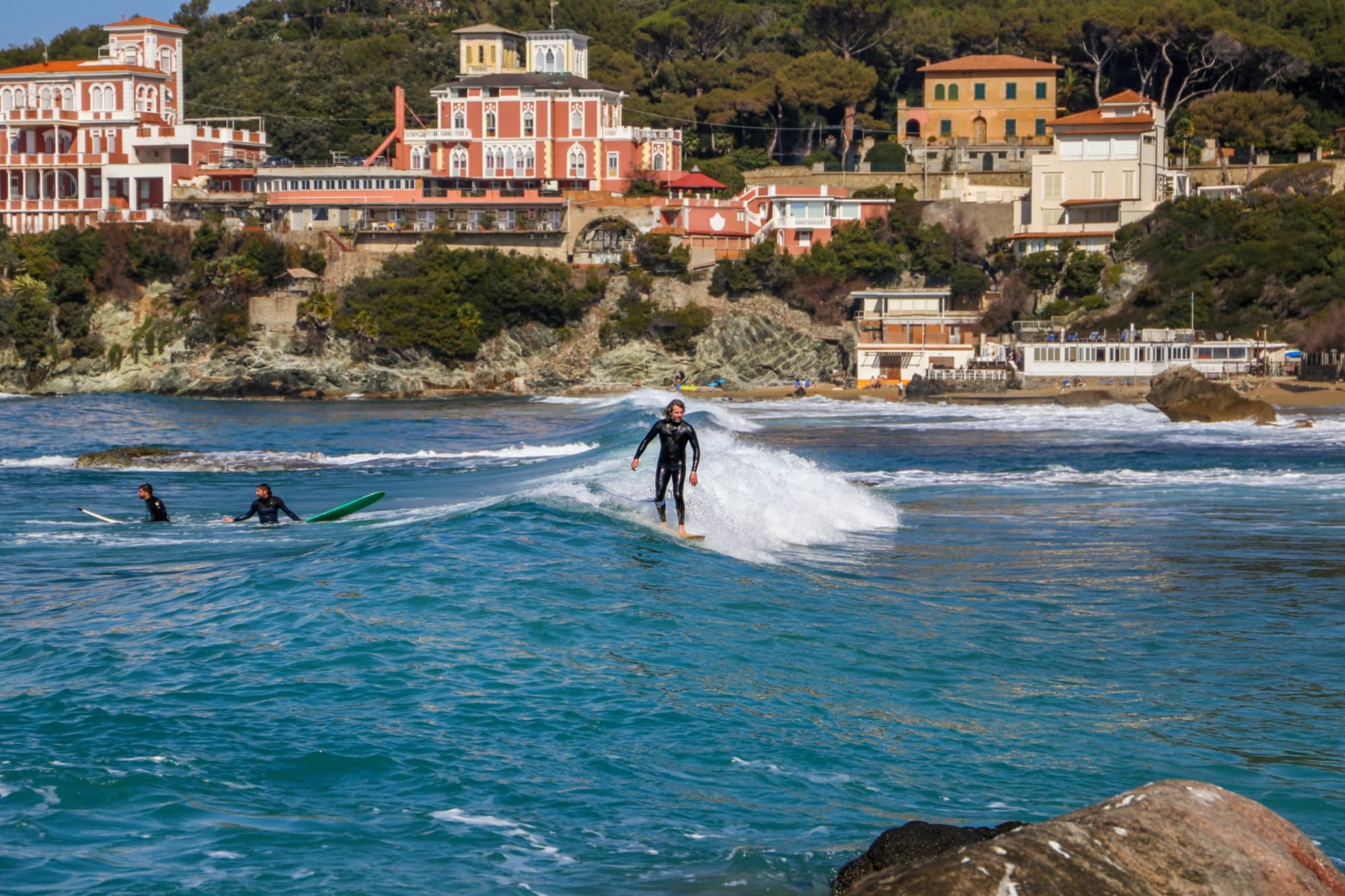 Surf en la Bahía de Quercetano