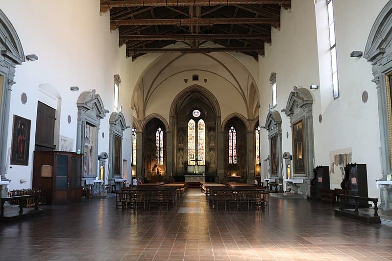 Interior de la Iglesia San Francisco en Pistoia