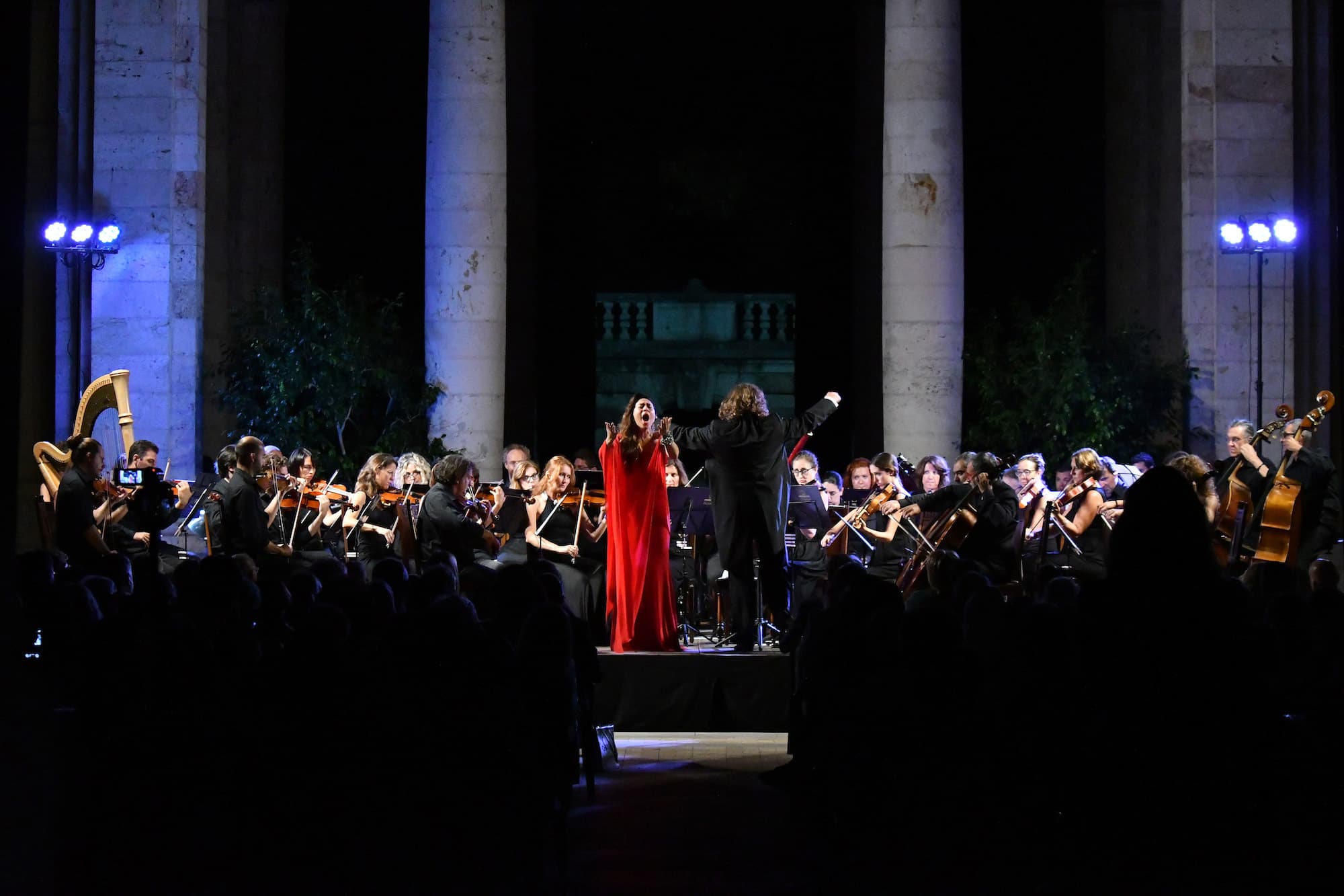 Zwei Künstler, die beim Opernfestival von Montecatini auftreten