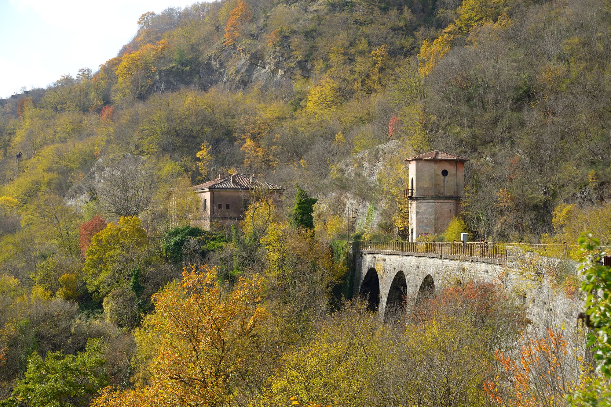 Trekking al villaggio fantasma di Fornello