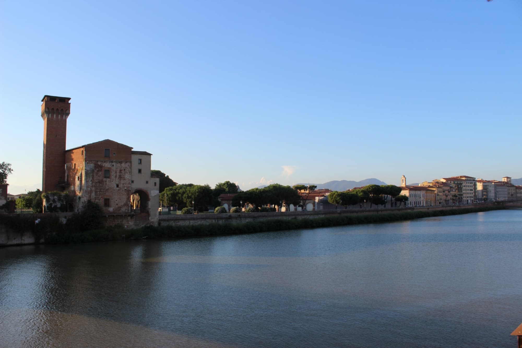 Torre Guelfa della Cittadella Vecchia a Pisa