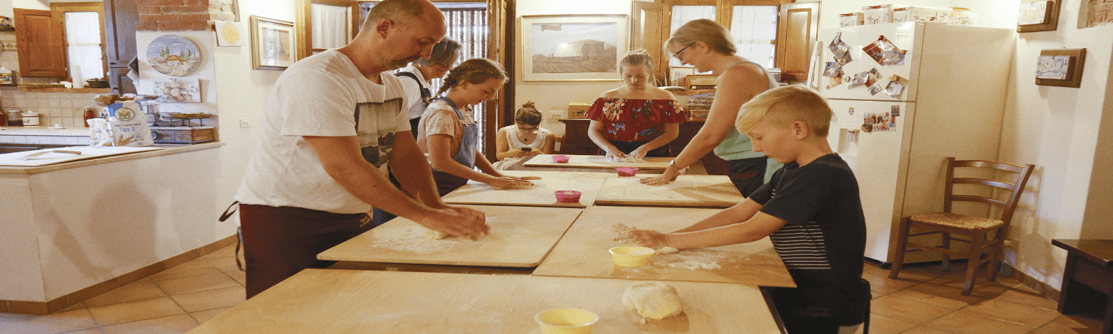Discover the Valdichiana senese and learn how to cook tuscan dishes with local Chef