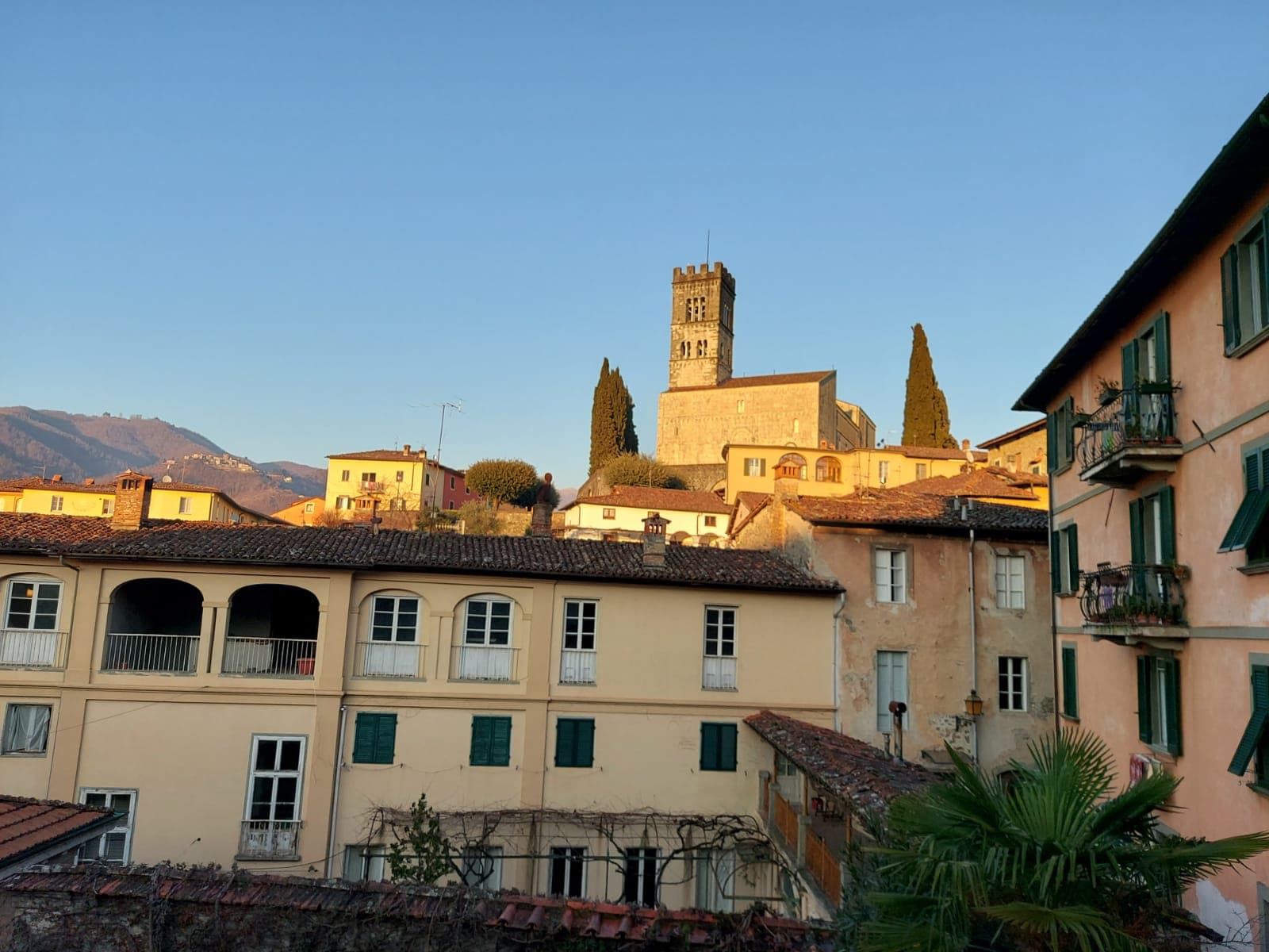 Centro storico di Barga al tramonto