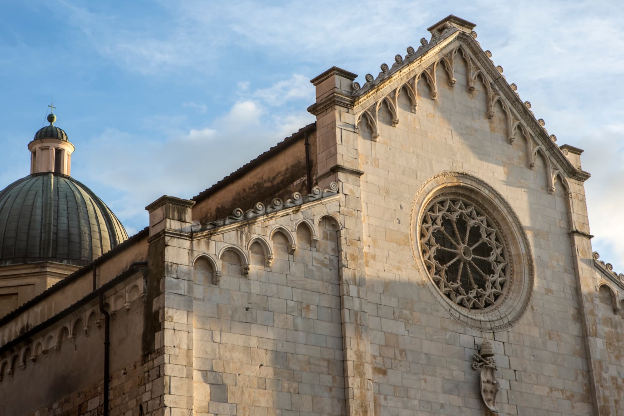 pietrasanta-adobestock_101242162