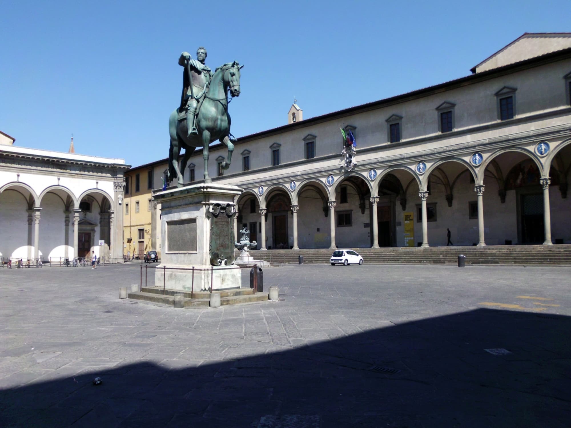 Piazza della Santissima Annunziata e Loggiato del Museo degli Innocenti