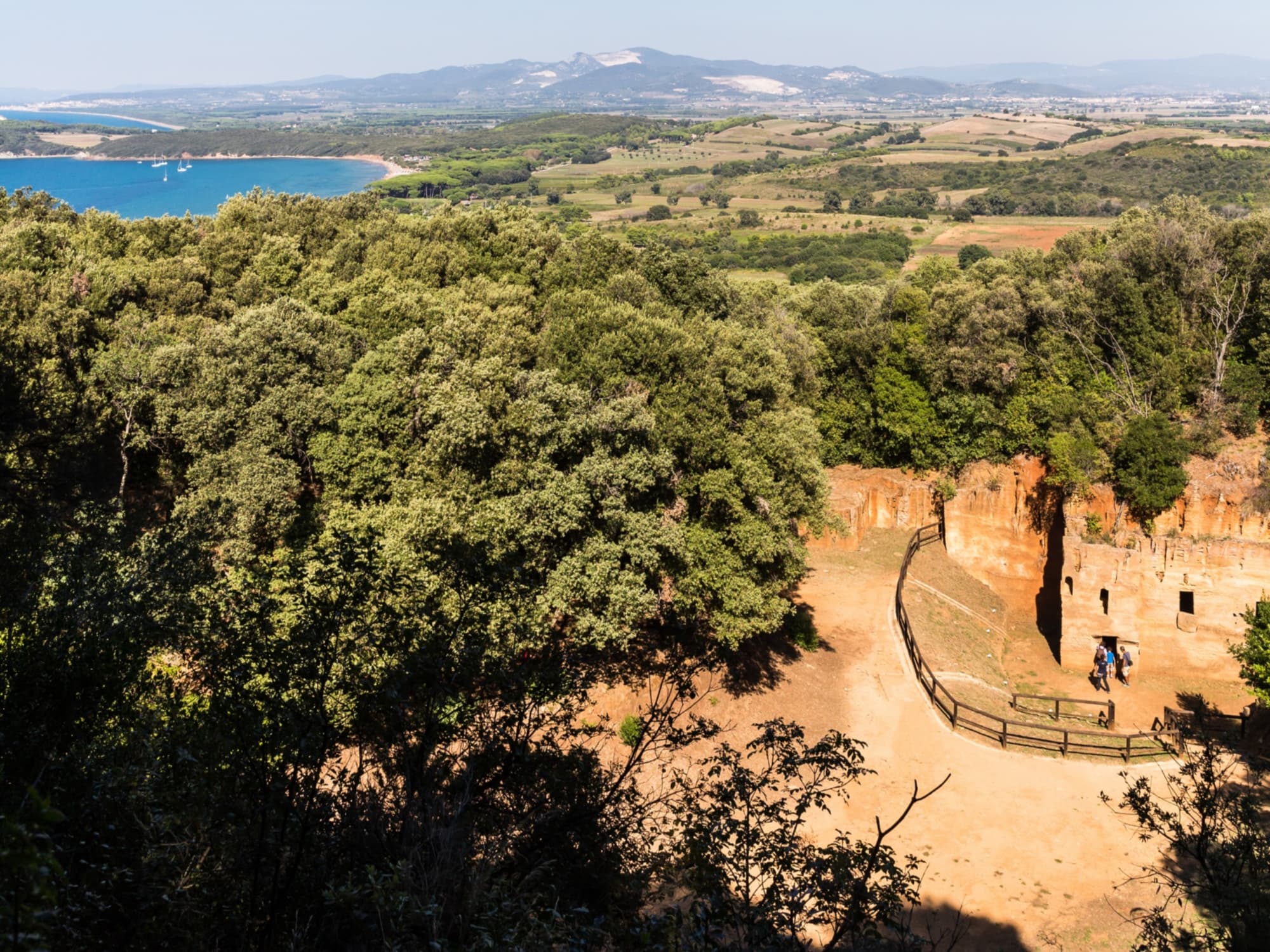 Necropoli delle Grotte a Baratti