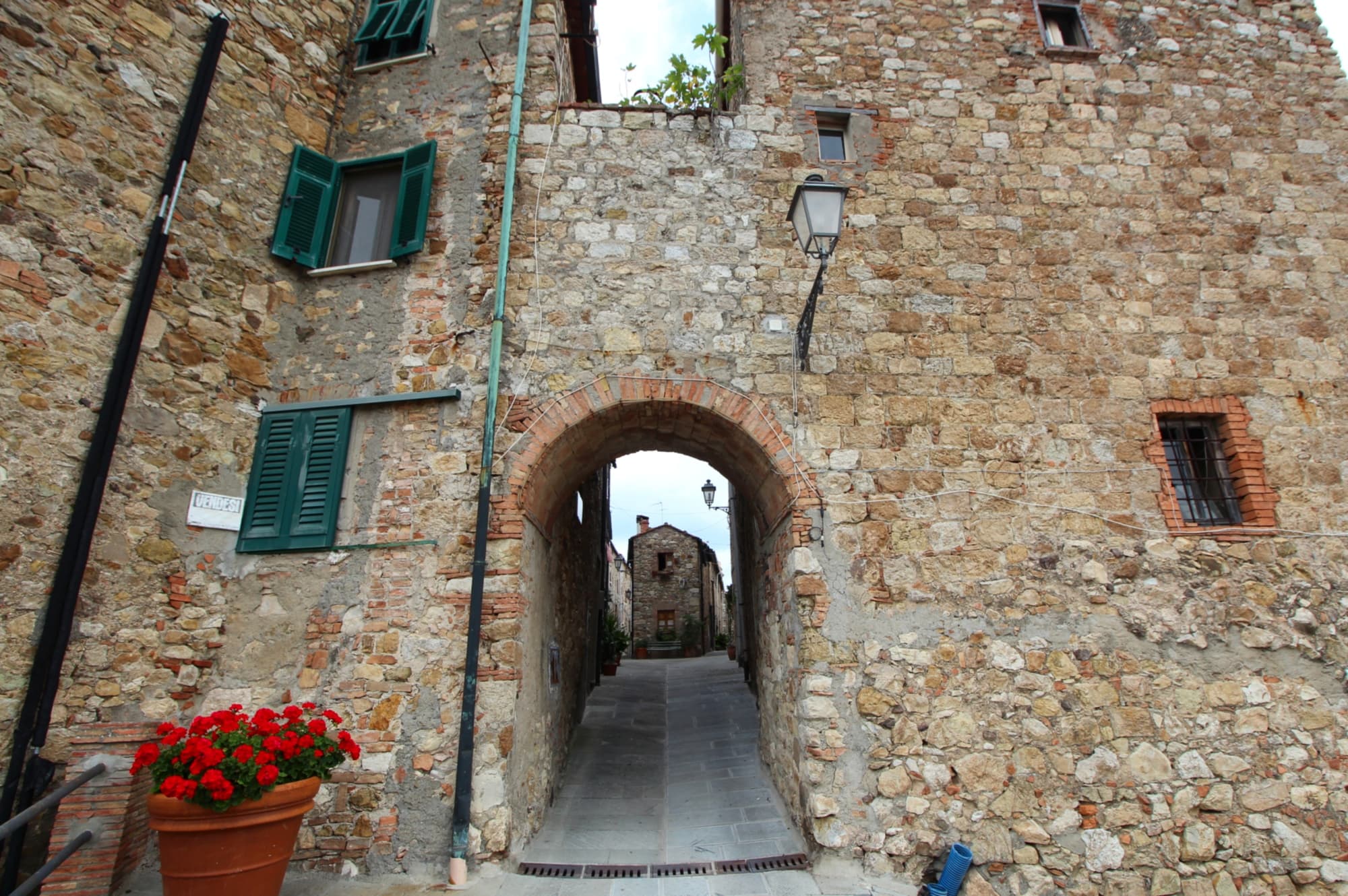 Monteverdi Marittimo Canneto porta