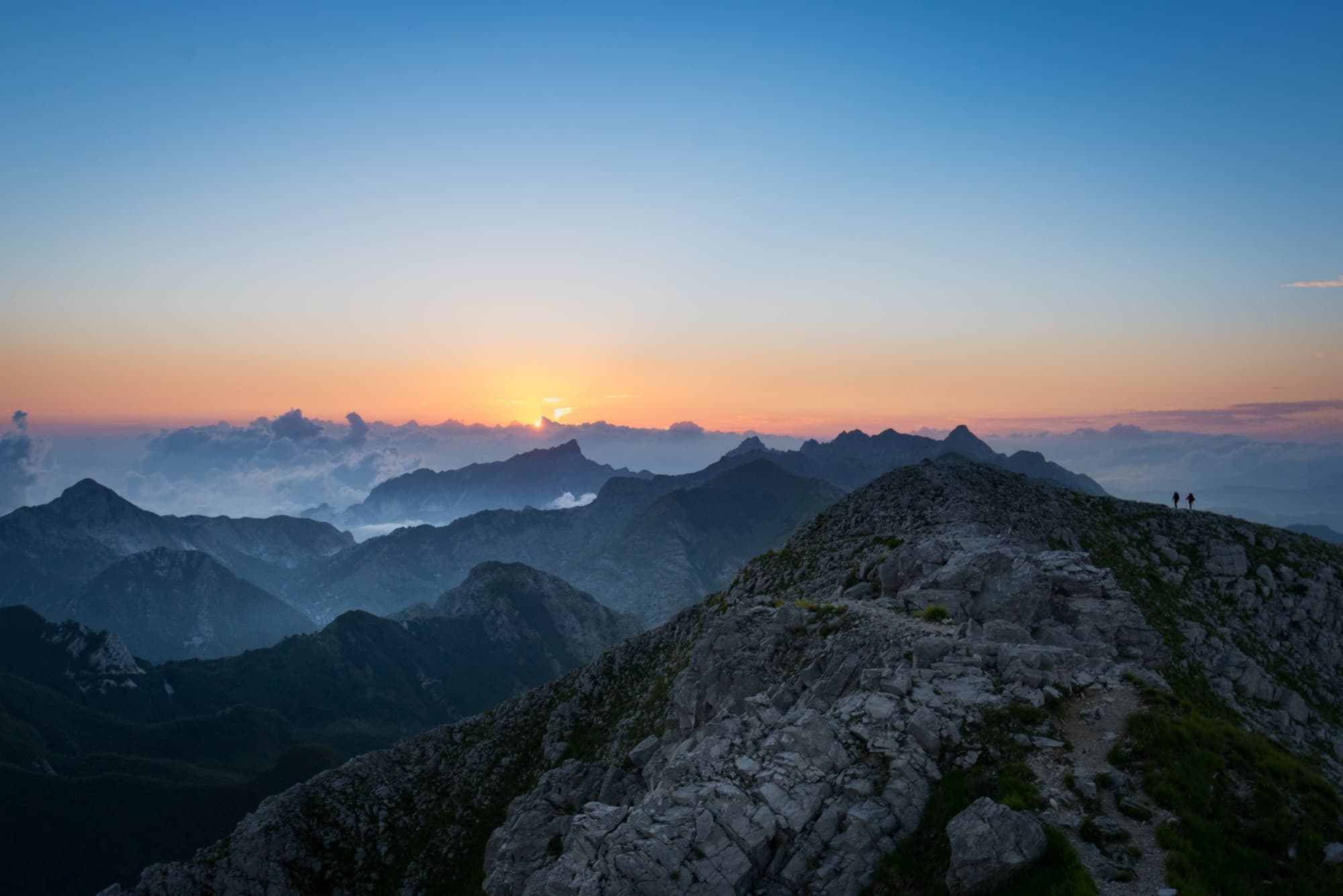 Cime delle Apuane al tramonto