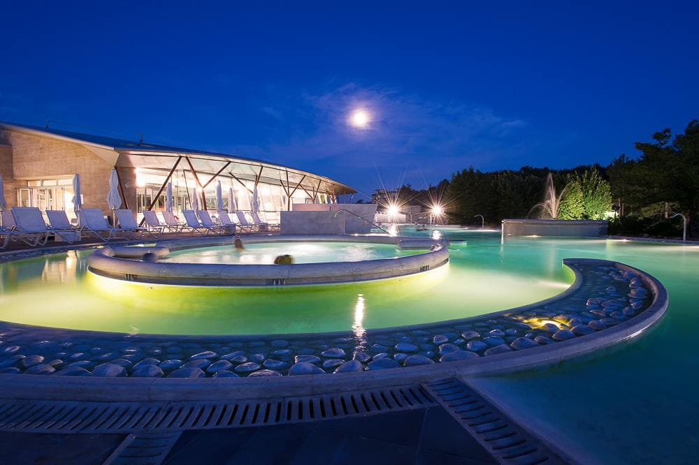 Piscine extérieure des thermes de Chianciano.