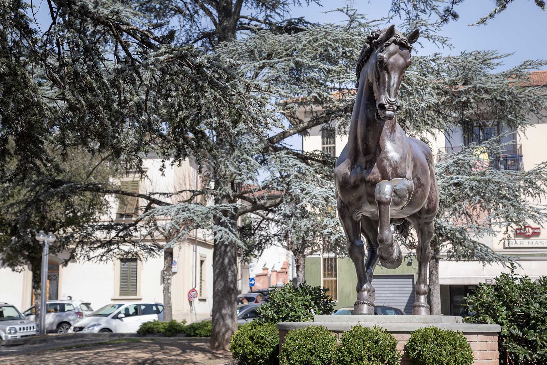 u045_01_vinci_cavallo_nina_akamu_112841.jpg