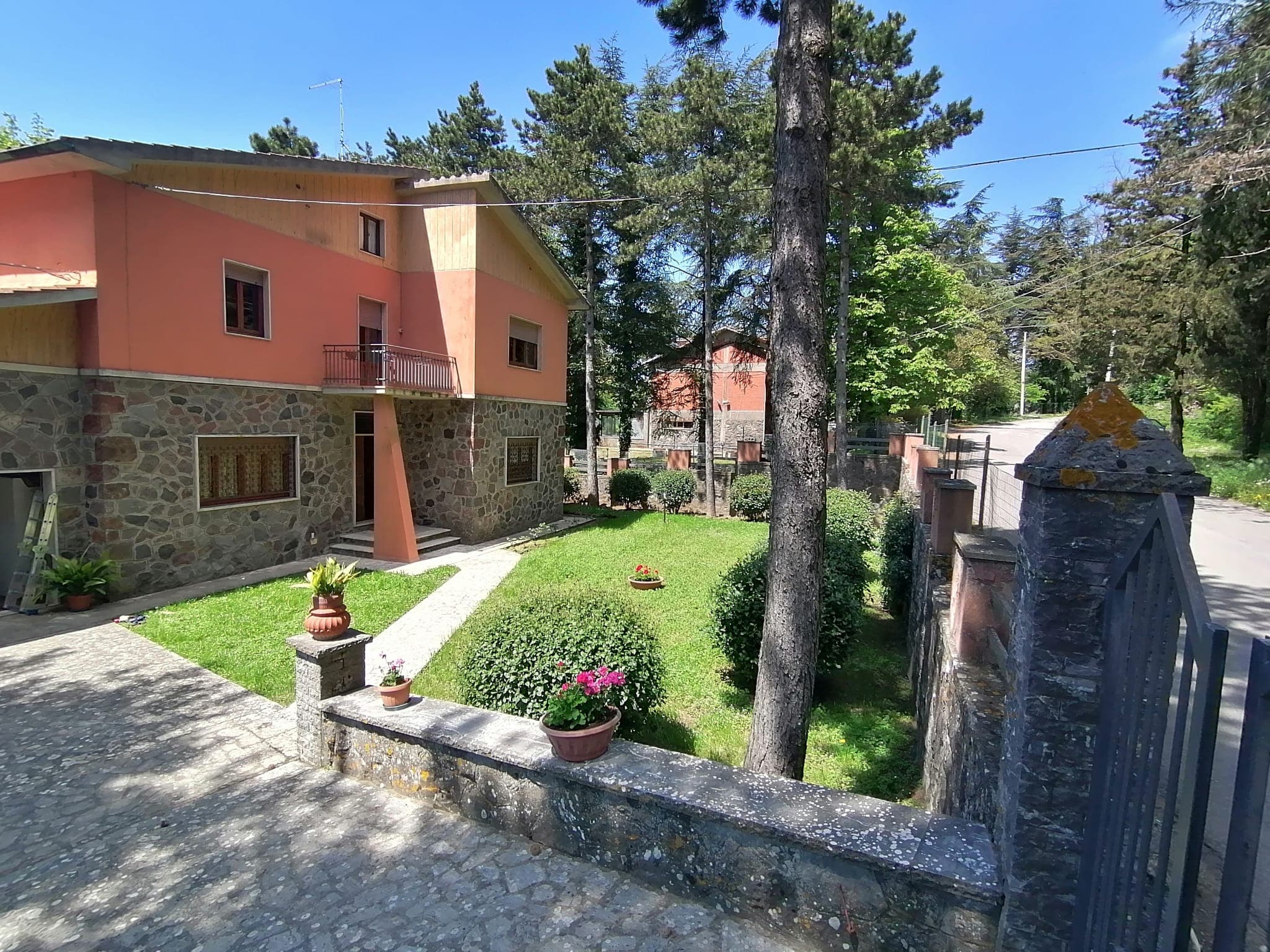 Villetta la Fortezza holiday home in Radicofani with panoramic garden