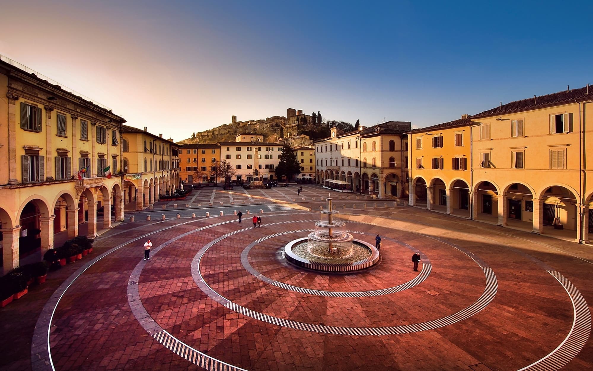 Plaza Arnolfo, Colle Val d'Elsa