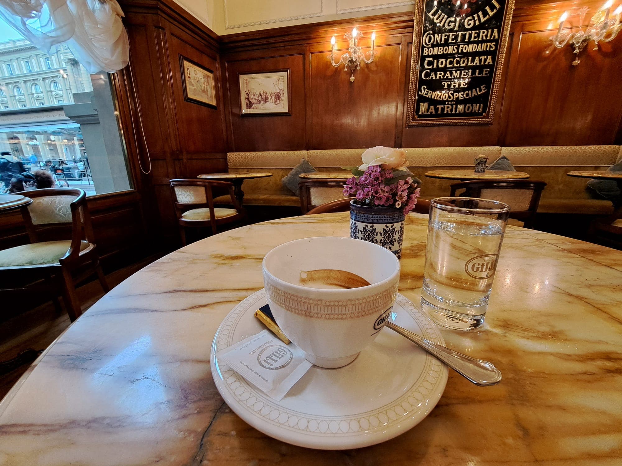 Interno del famoso Caffè Gilli