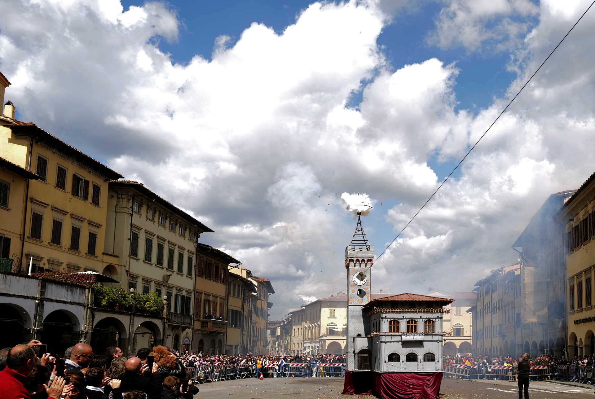 Die Karrenexplosion in Figline Valdarno