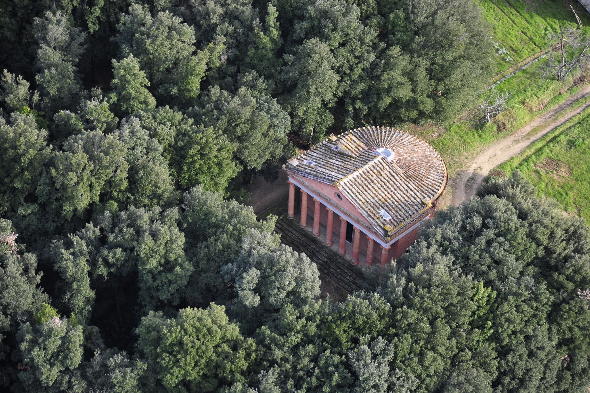 palaia-tempio-minerva-montefoscoli-foto-piero-frassi.jpg