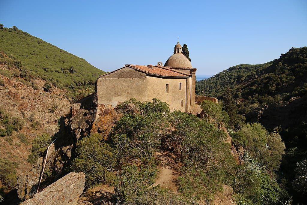 veduta del Santuario della Madonna di Monserrato a Porto Azzurro