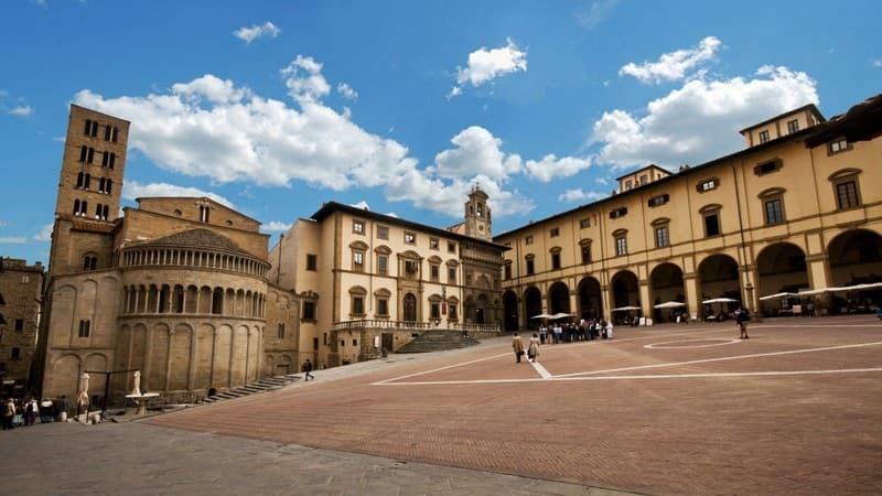 Die Piazza Grande in Arezzo