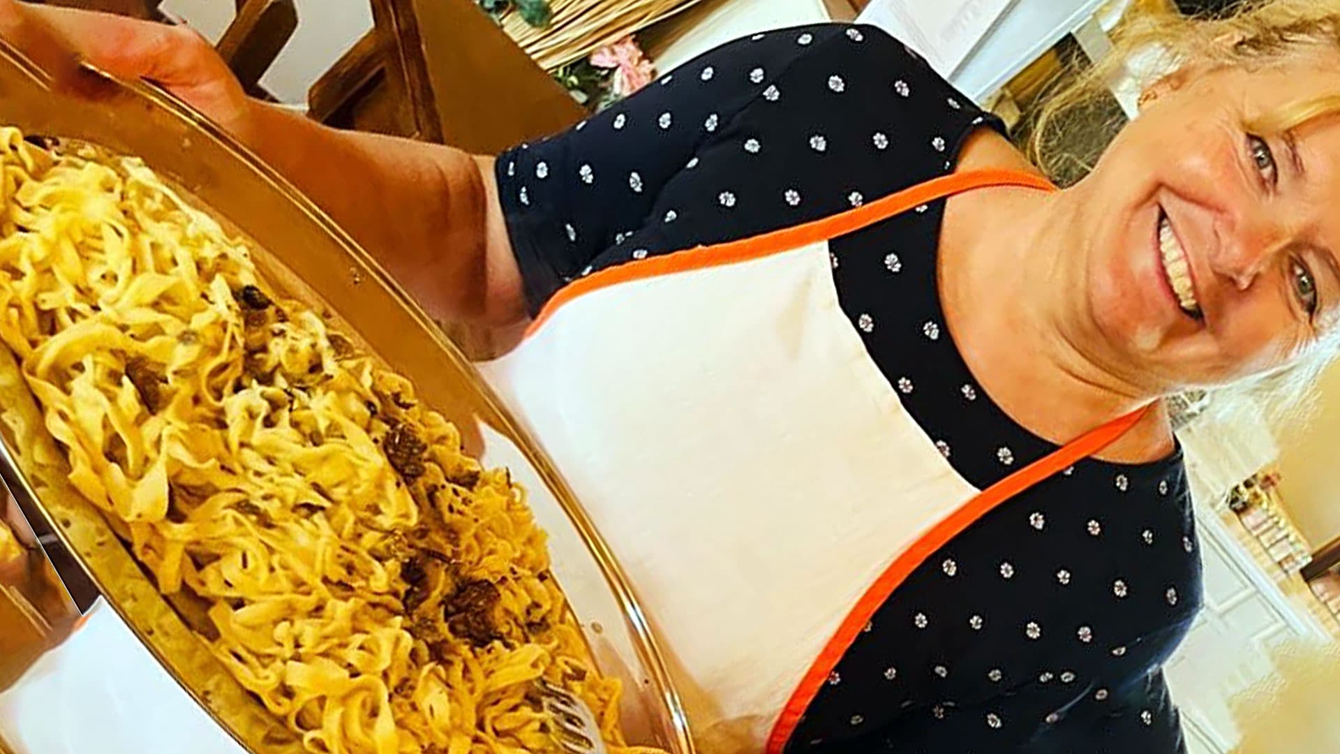Easy cooking class, buying ingredients with locals