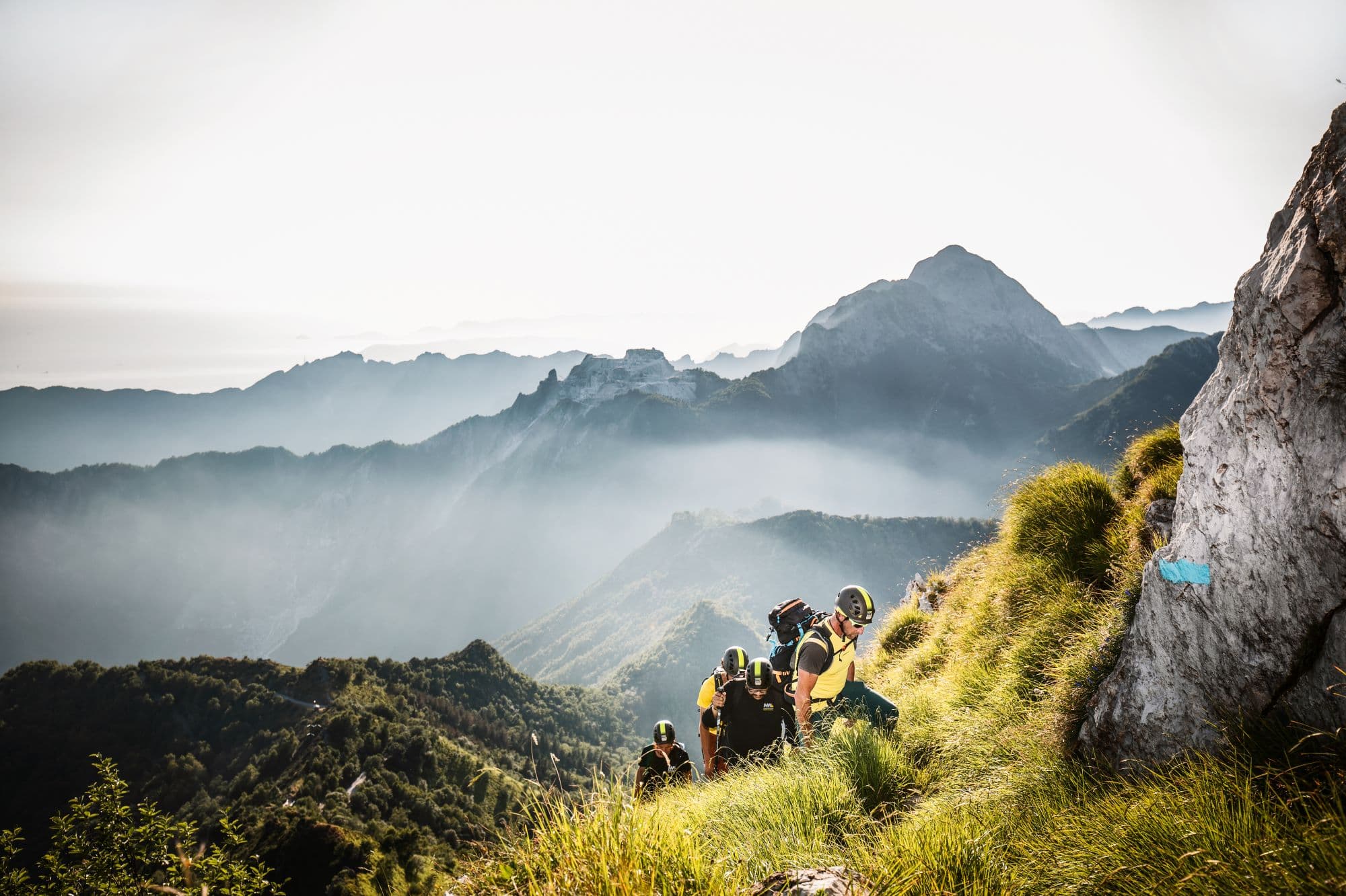 Gruppo di escursionisti durante un trekking