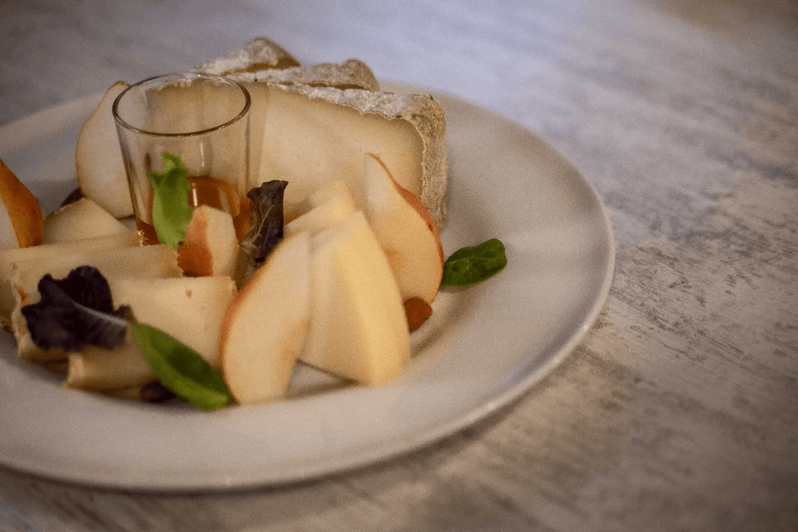 Tuscan wine and local cheese tasting