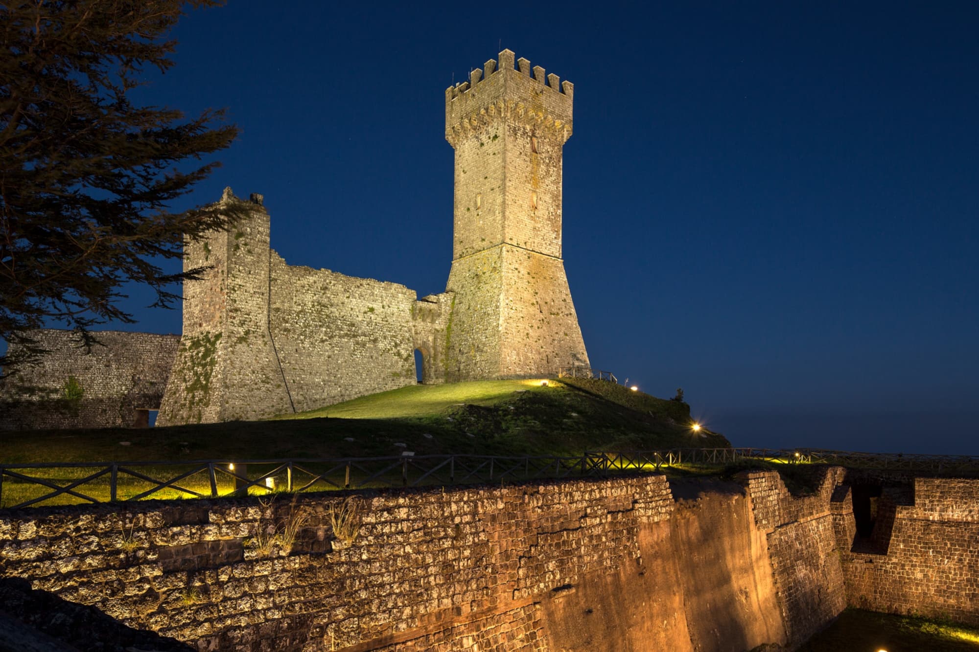 Radicofani, Fortezza (notte)