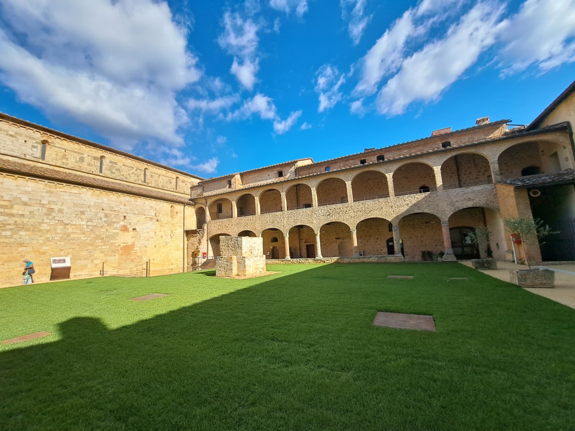 Claustro de Abbadia a Isola