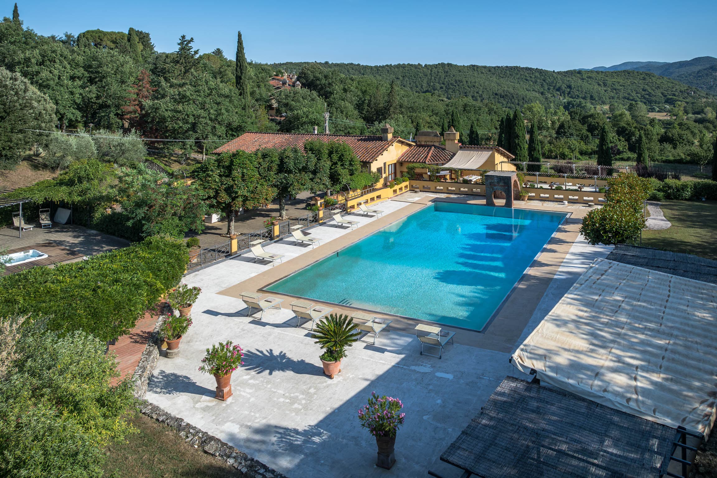 Aerial view of the paddling pool 