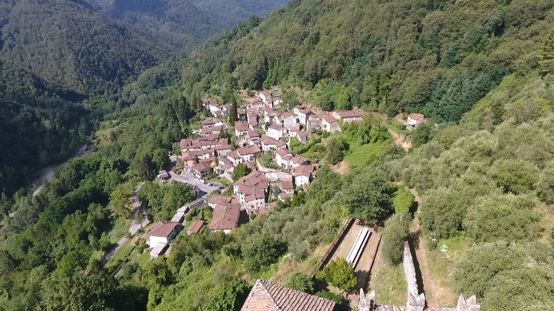 Convalle. Lungo la strada per raggiungere il Passo Lucese