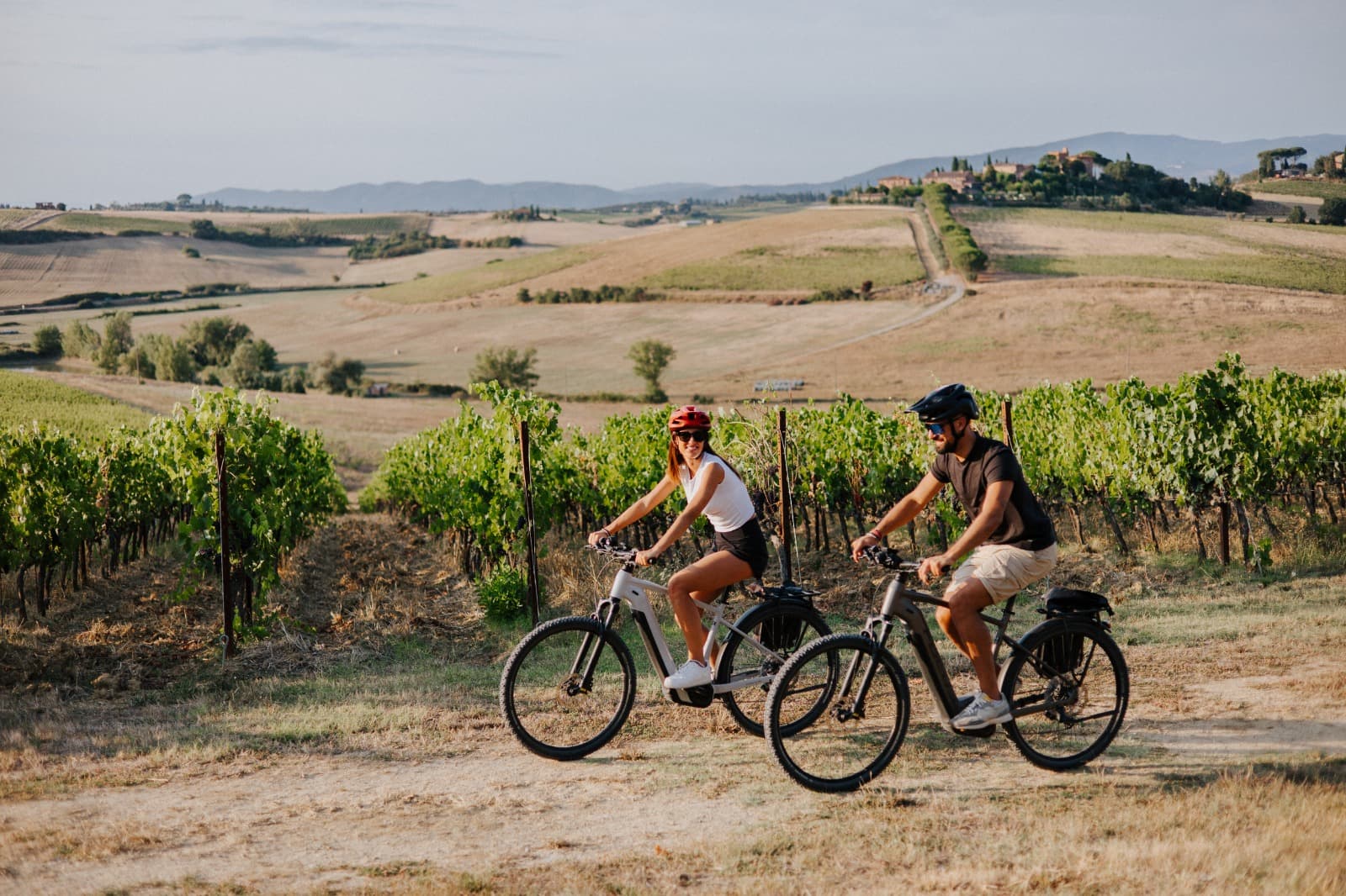 Valdichiana in e-bike con degustazione di vini e pranzo