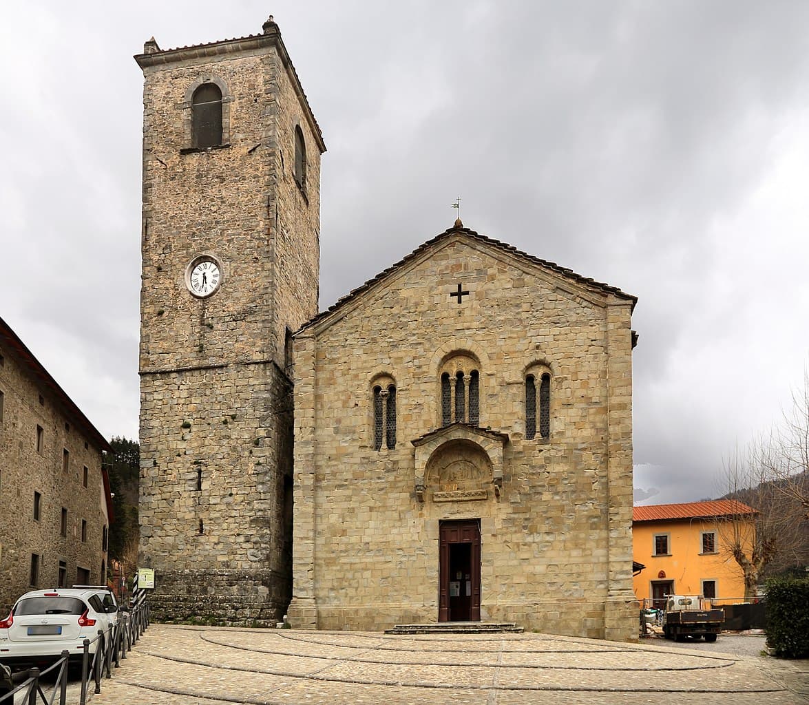 1175px-Popiglio,_santa_maria_assunta,_esterno_01
