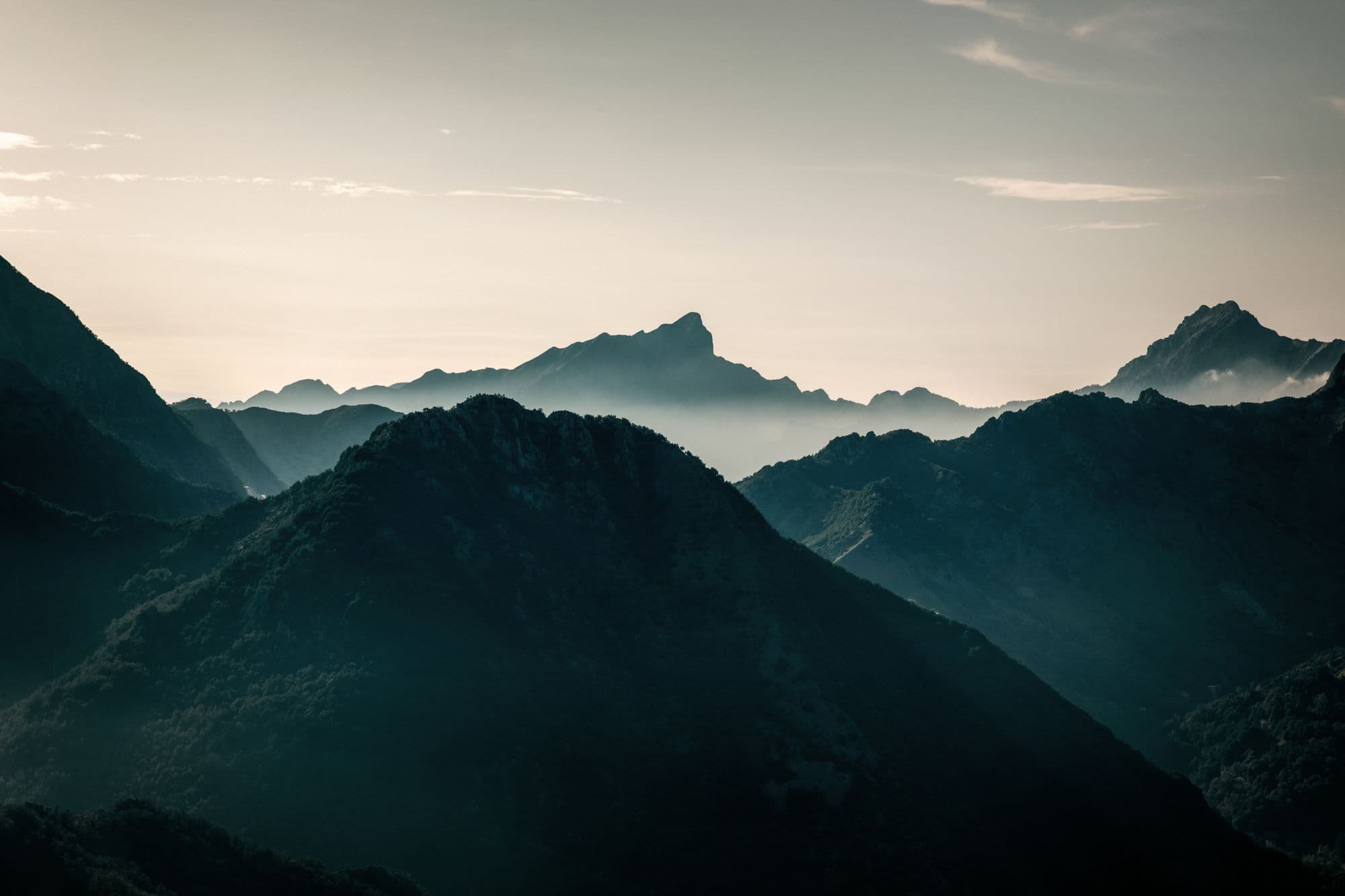 Profilo delle Alpi Apuane 
