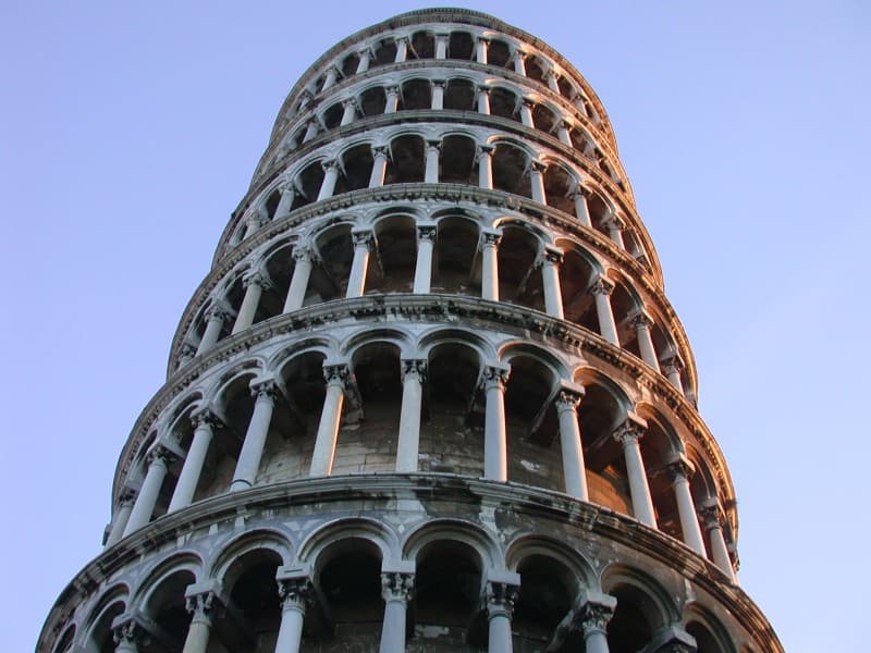 La torre pendente