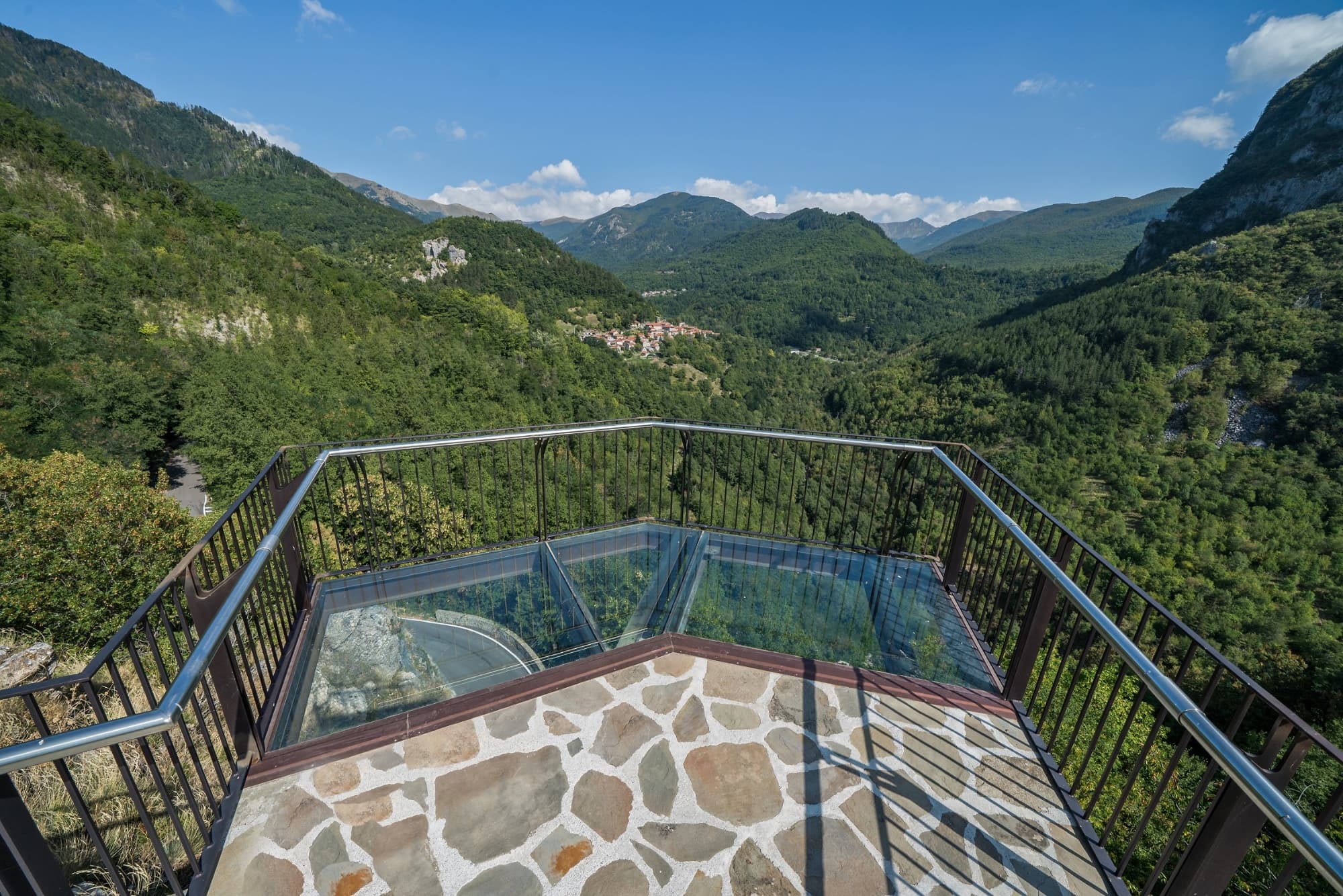Panorama desde el Fuerte de Soraggio, aldea de Sillano Giuncugnano