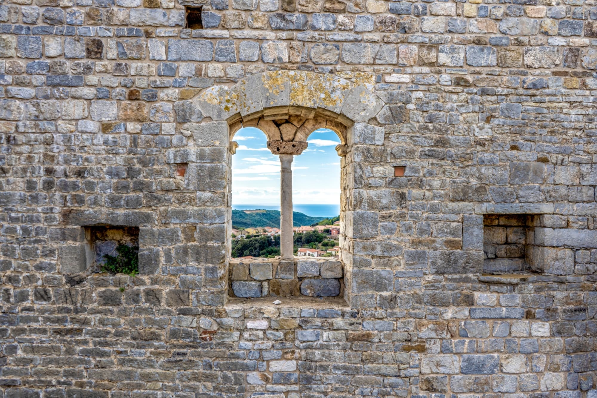 adobestock_418205058_rocca-di-campiglia-marittima