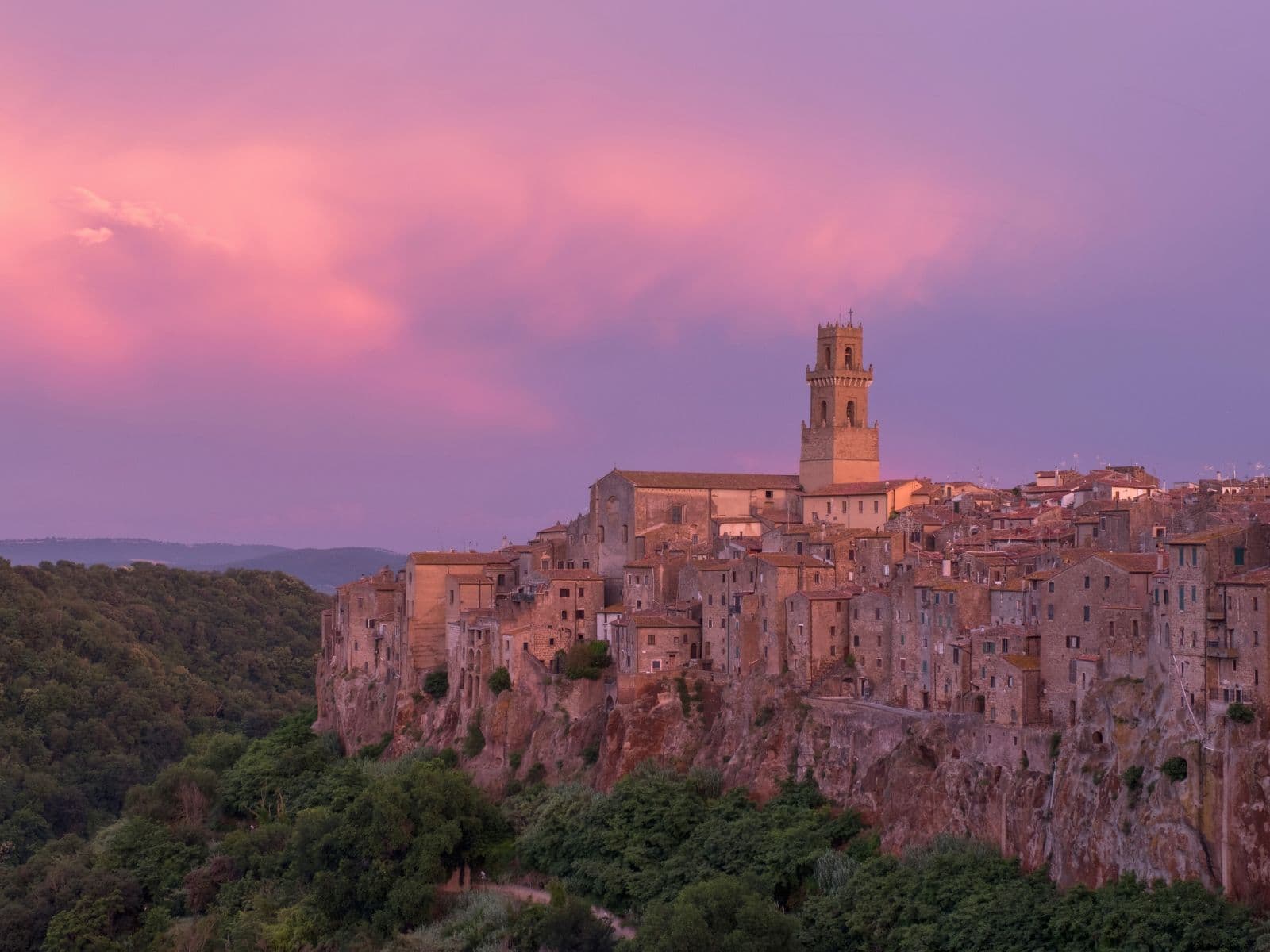 Rocca di Pitigliano al tramonto