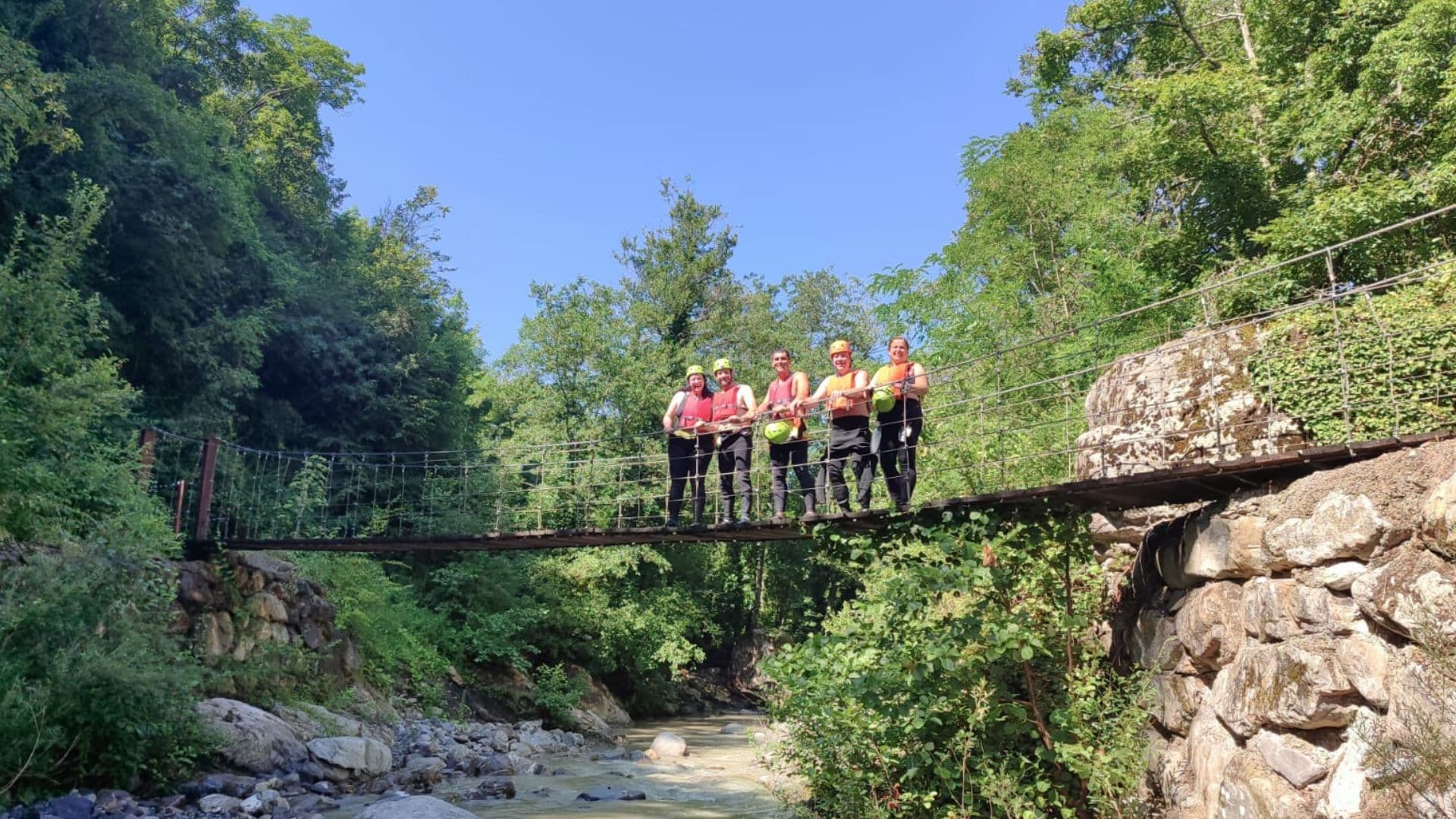 Un emozionante trekking lungo la Via Francigena in Lunigiana
