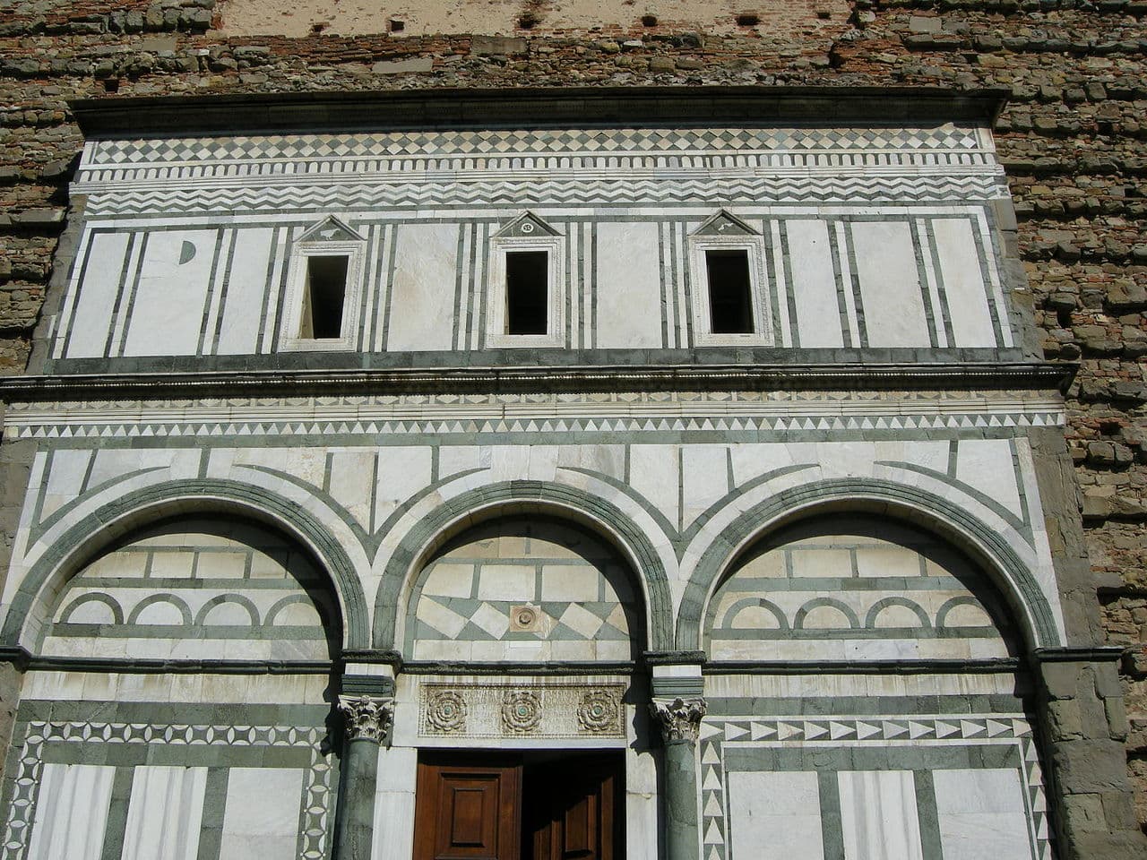 badia_fiesolana_facciata_Sailko