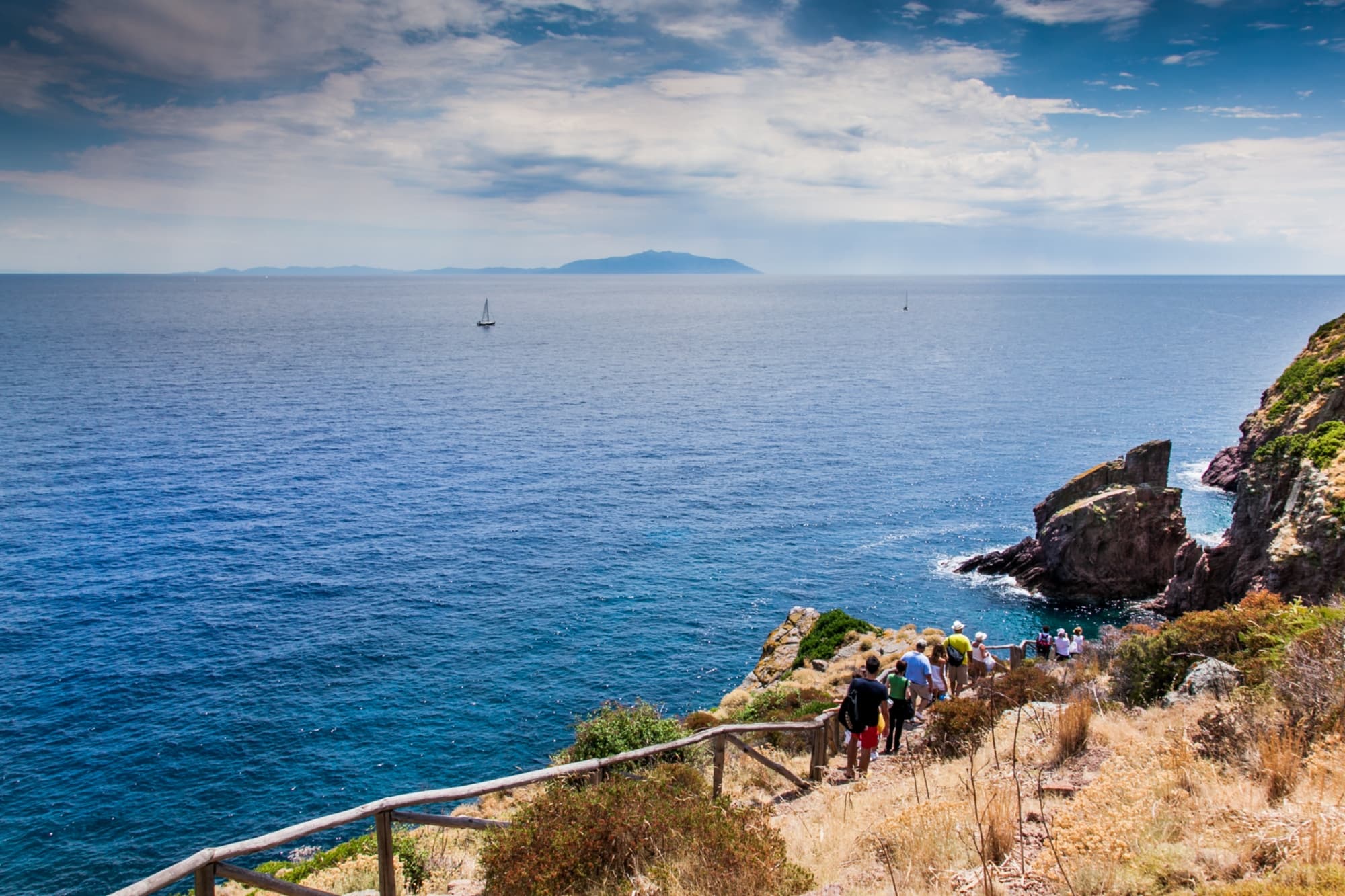 Trekking sui sentieri delle isole dell'Arcipelago Toscano