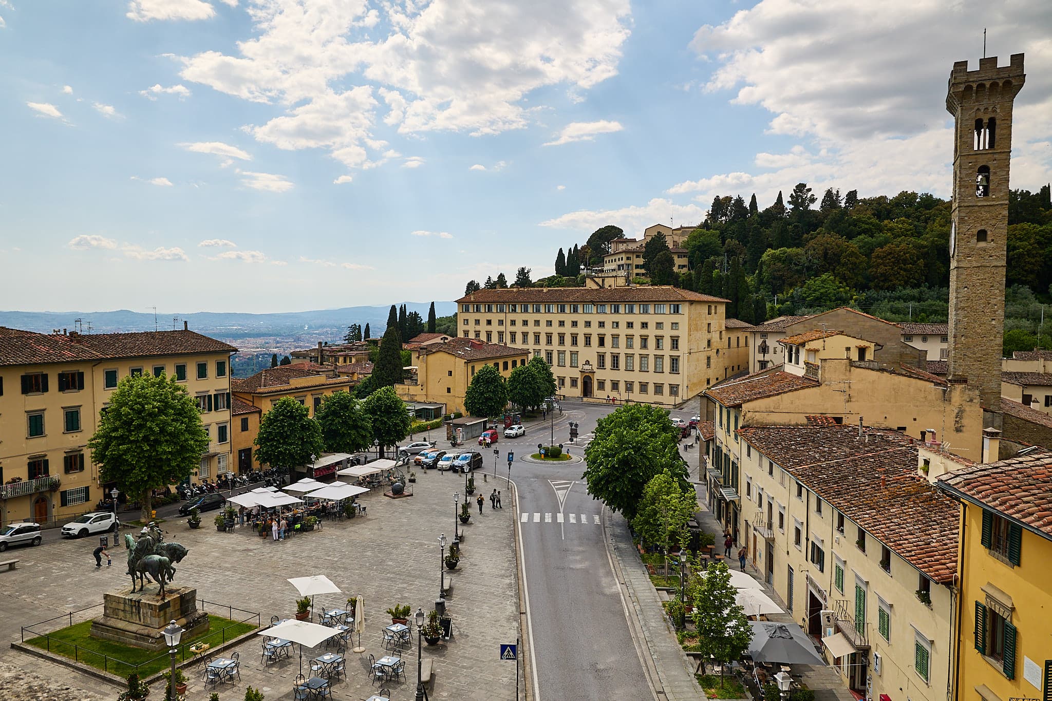 mercatino in piazza Mino