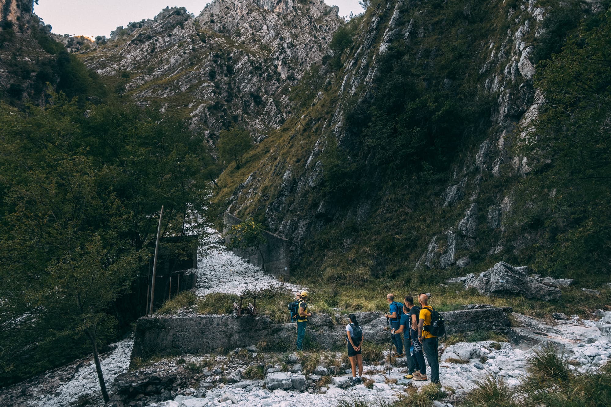 Escursionisti in montagna
