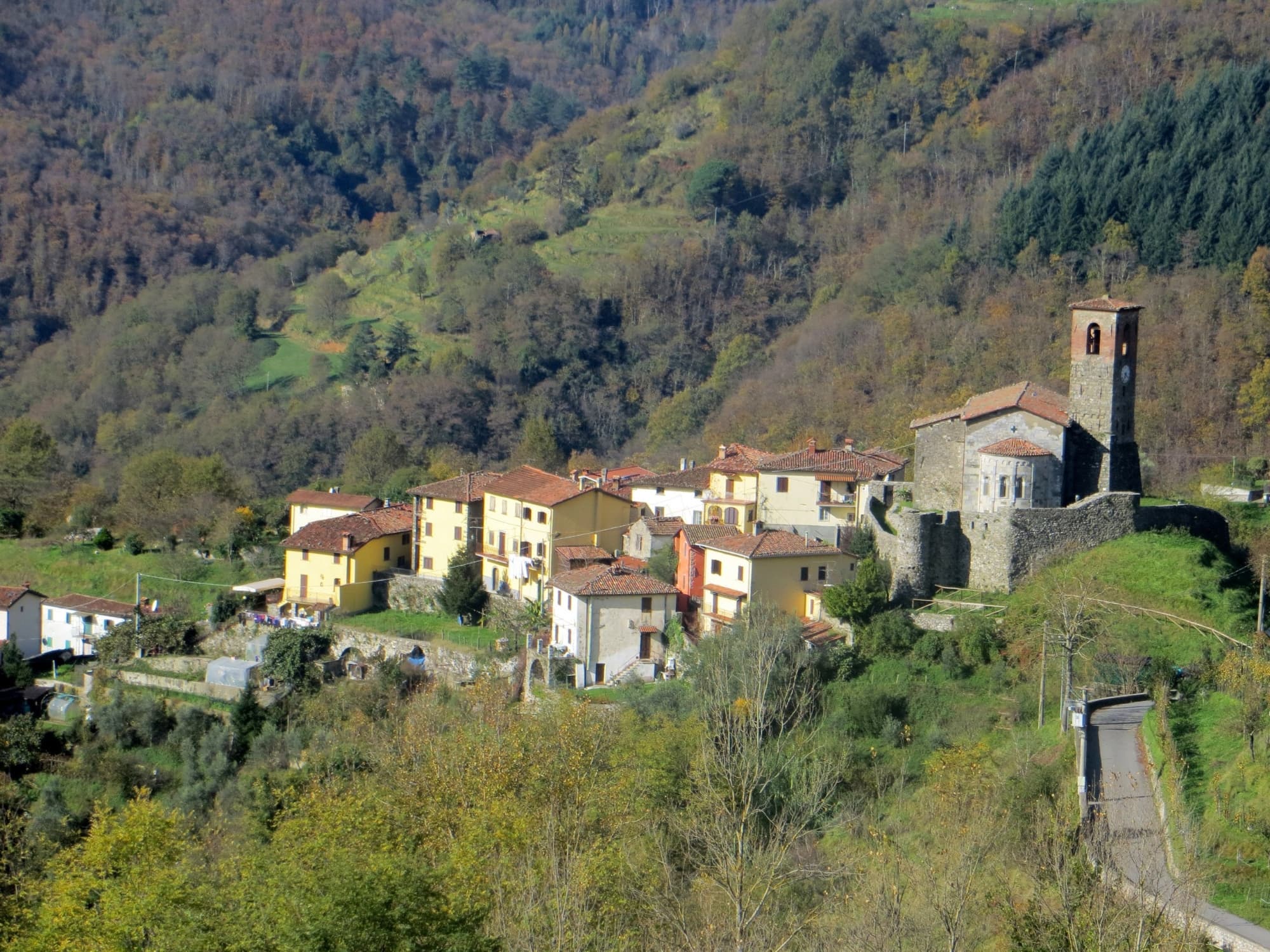 Die Rocca von Ceserana und Fosciandora