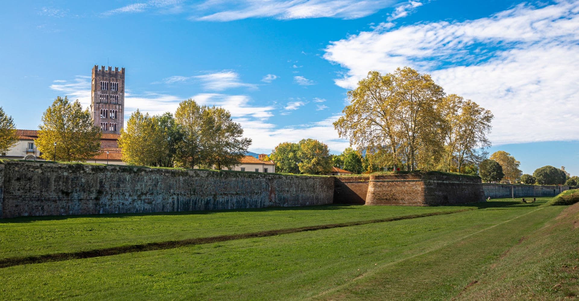 An eight-day trekking from Lunigiana to Versilia