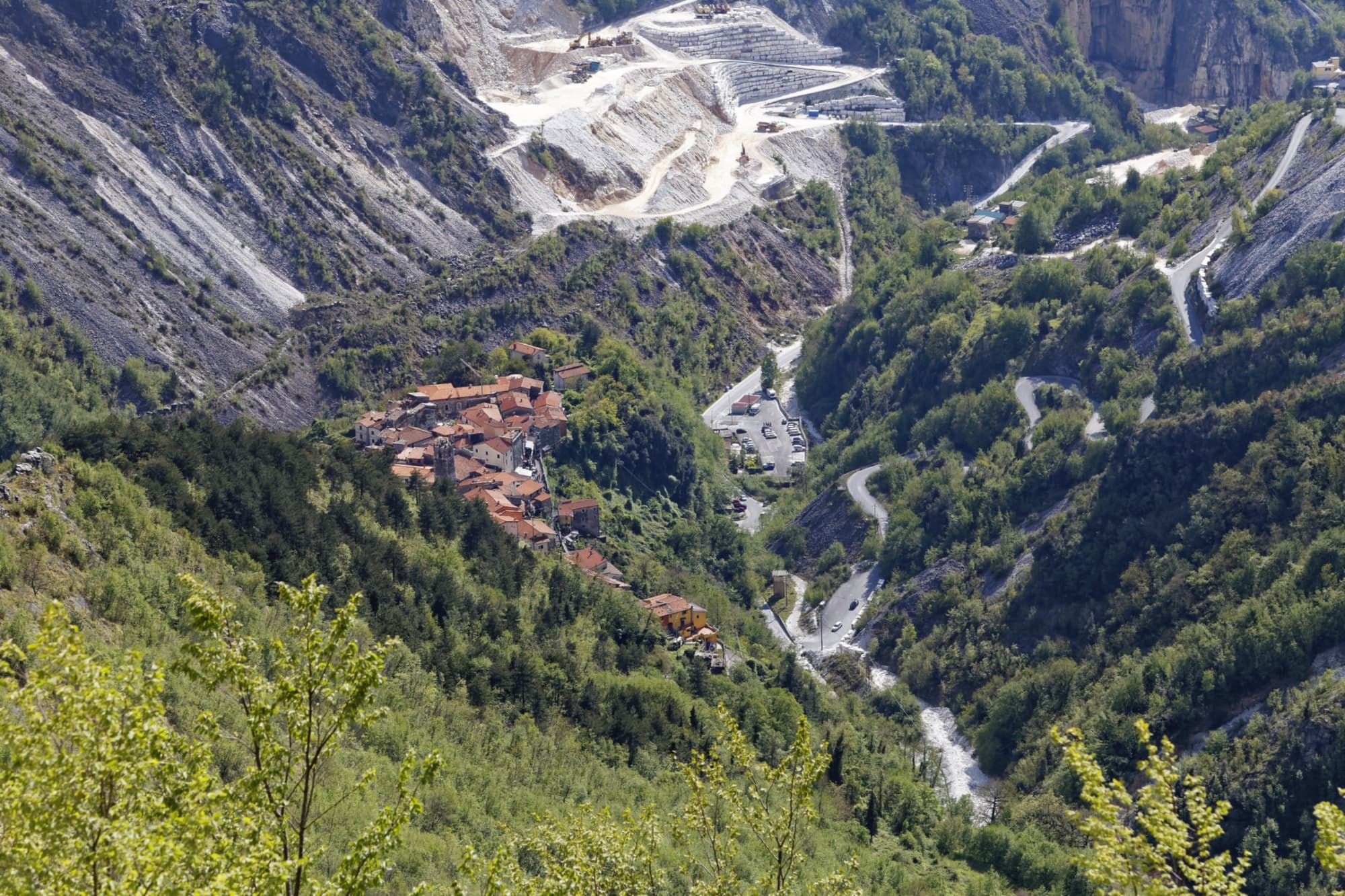 Vista del pueblo de Colonnata