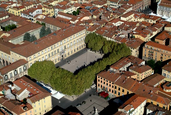 Plaza Napoleone vista desde lo alto