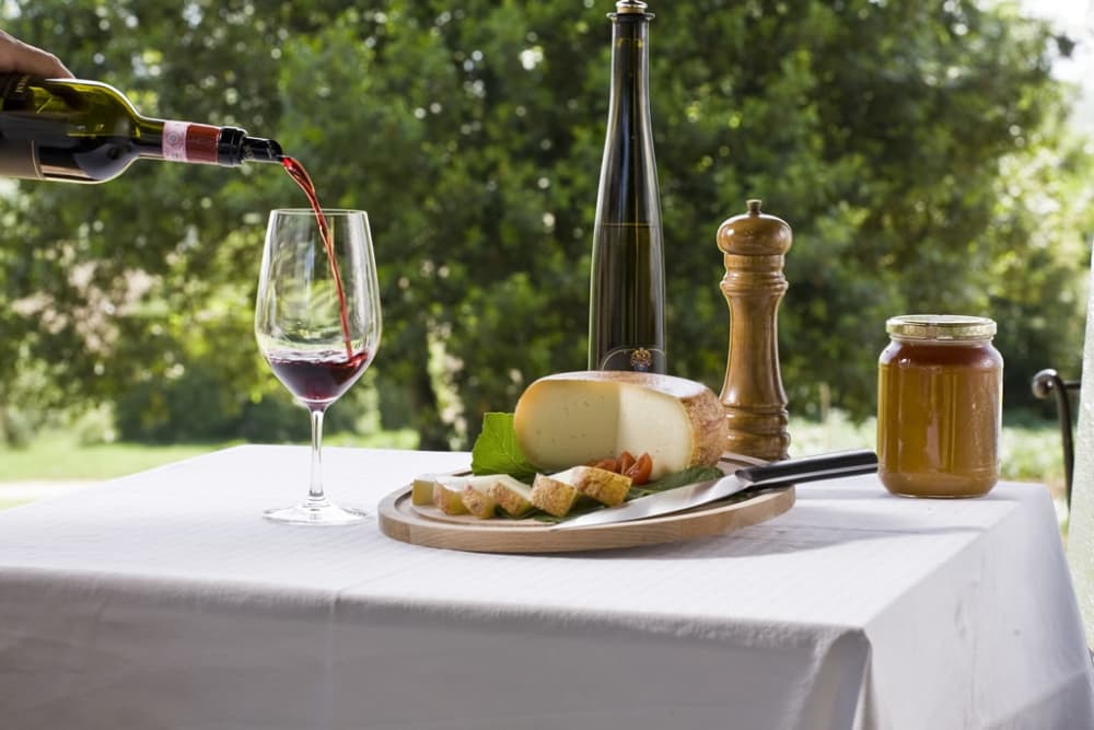 Vino, formaggio, olio e miele toscani