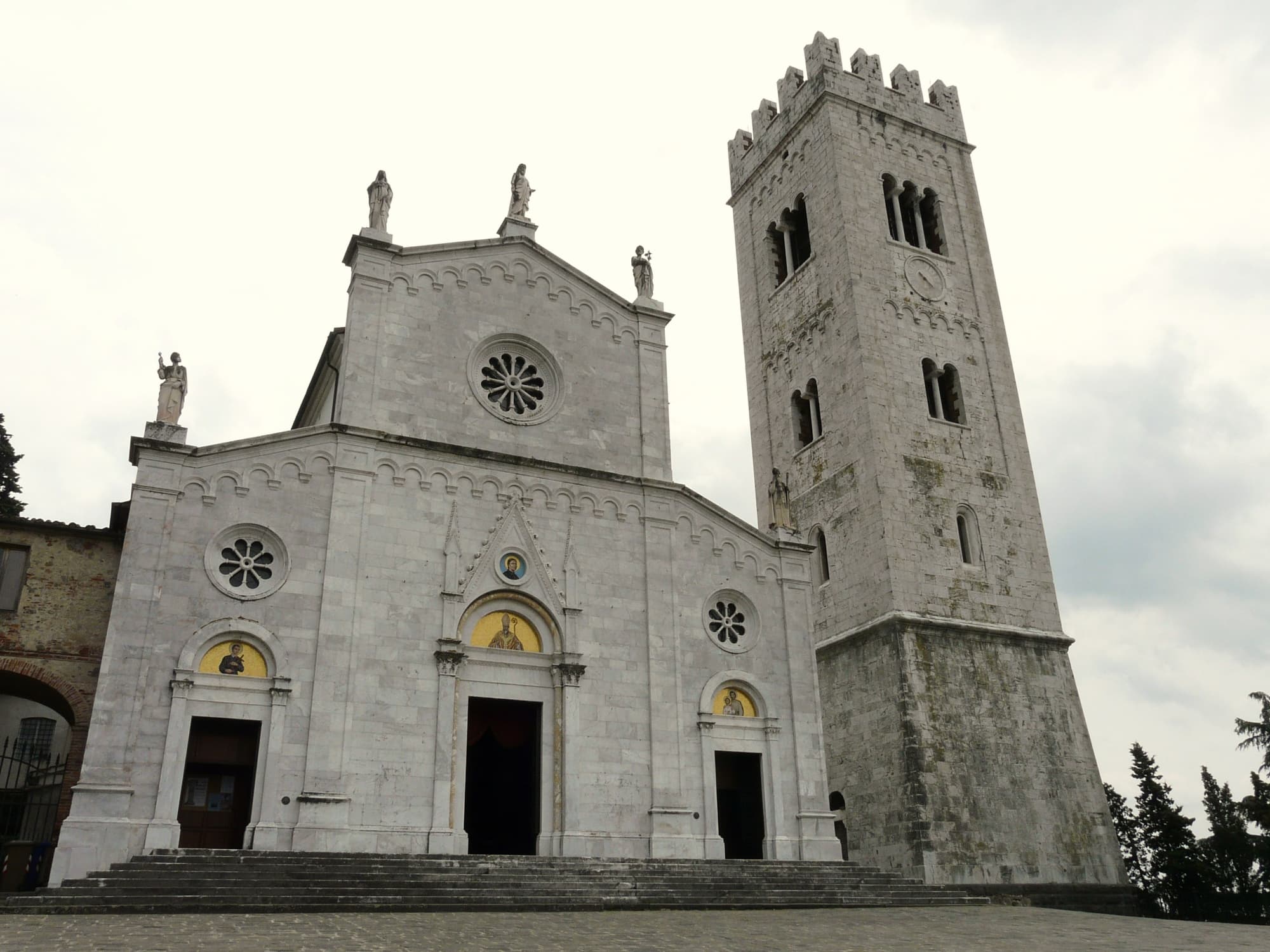 Porcari-chiesa_san_giusto-complesso